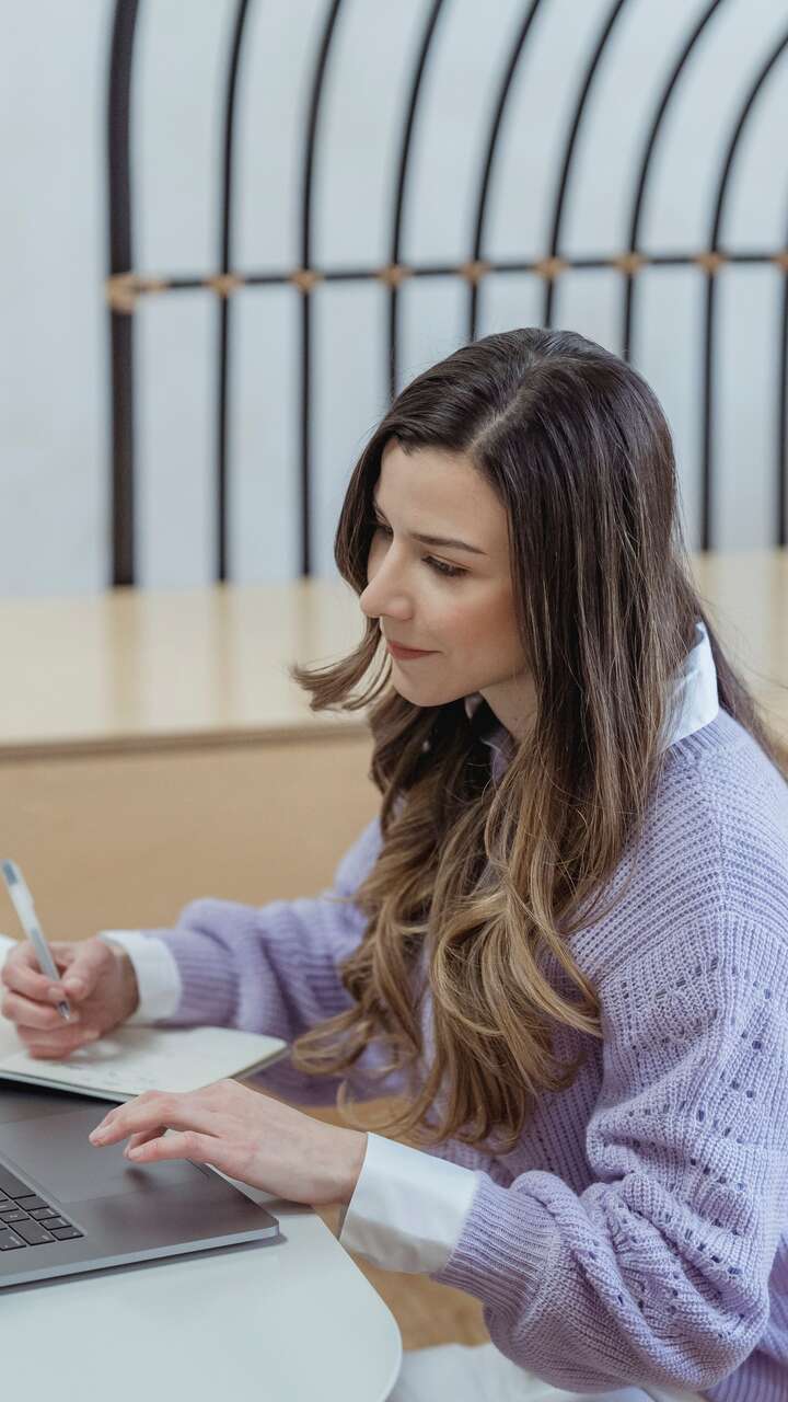 Records and Documents Analyst
